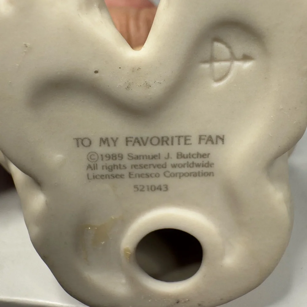 Precious Moments Figure 1989 TO MY FAVORITE FAN Samuel J. Butcher 521043 Enesco